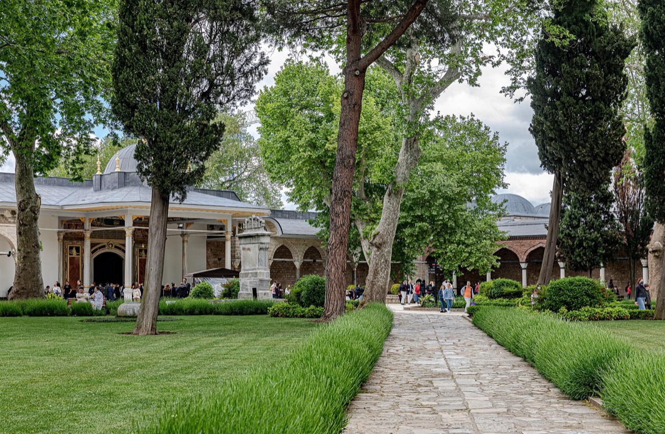 A courtyard and pavilion of Topkapı Palace, the former home of the Ottoman sultans